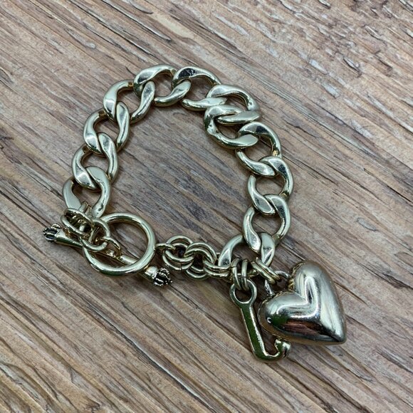 Juicy Couture Gold Tone Think Chain Heart Charm Toggle Bracelet - Picture 5 of 5